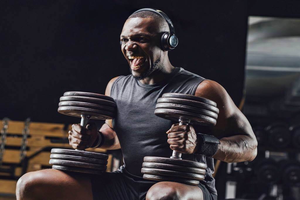 Con la música adecuada en tu oído, el entrenamiento es completamente diferente.