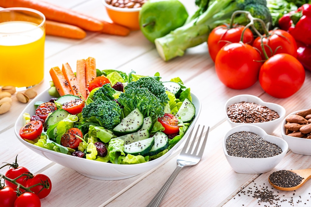 Incluso con el ayuno intermitente, debe prestar atención a una dieta saludable.