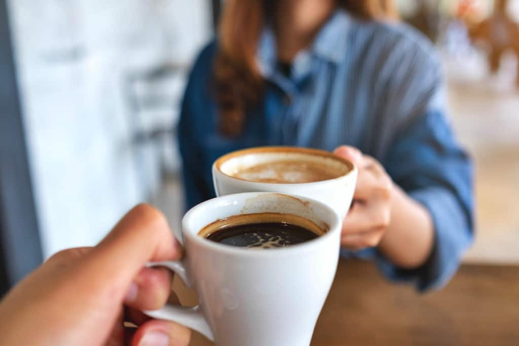Beber café todos los días: beneficios y riesgos para la salud