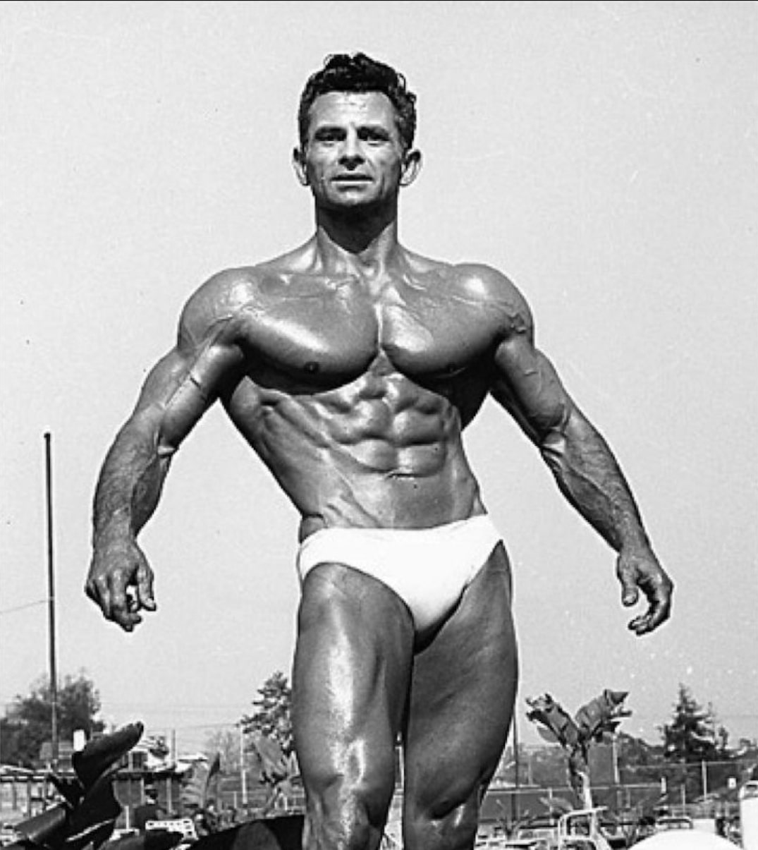 The Iron Guru», fue uno de los entrenadores más influyentes y controvertidos de la historia del culturismo